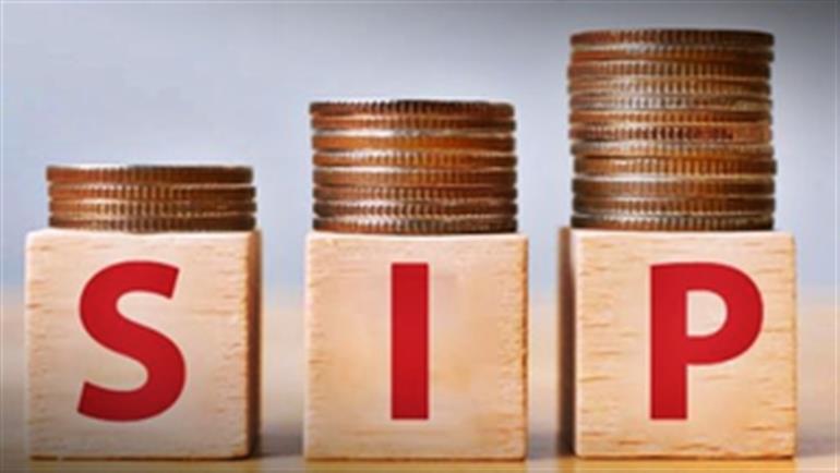 SIP investments hit Rs 21,262 crore in June, mutual fund industry at record Rs 61.15 lakh crore