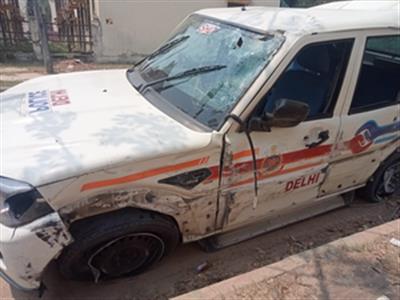 Man hit by speeding Delhi Police vehicle, dies