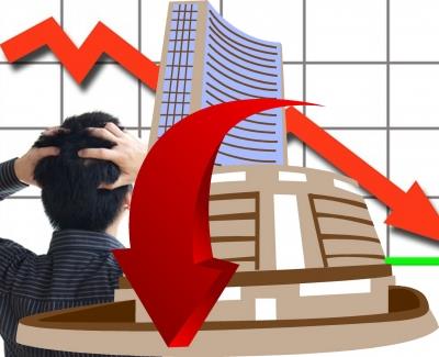 Sensex, Nifty trade lower, IndusInd Bank and Tata Steel top losers