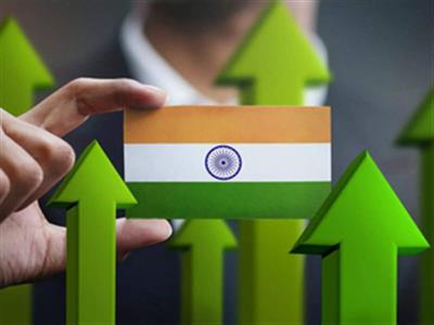 भारत वैश्विक आर्थिक महाशक्ति बनने की राह पर