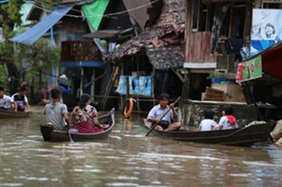 म्यांमार में संभावित बाढ़ के बीच लगभग 2,000 घरों को खाली कराया गया