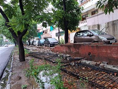 चंडीगढ़ में भारी बारिश से इंडस्ट्री एरिया की मुख्य सड़क पर पानी भर गया