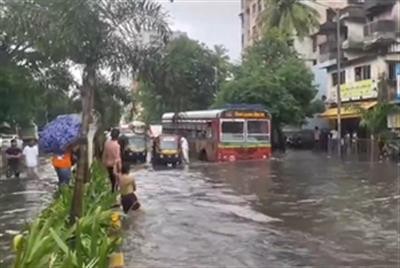 मुंबई विश्वविद्यालय ने आज होने वाली सभी परीक्षाएं रद्द कर दीं