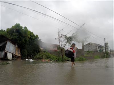 फिलीपीन में बाढ़ और भूस्खलन से मरने वालों की संख्या बढ़कर 21 हो गई