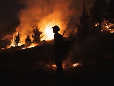 अमेरिका: ओरेगॉन में सबसे बड़ी जंगल की आग ने रोड आइलैंड के आधे हिस्से को झुलसा दिया