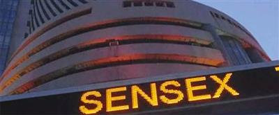 Sensex, Nifty close flat amid volatility