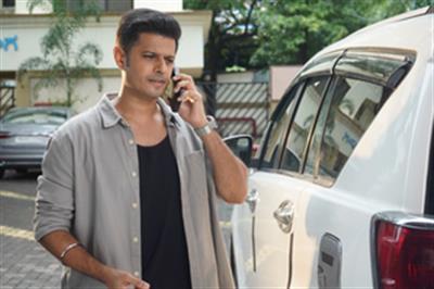 Neil Bhatt researched extensively to play an 'accurate & convincing' IAS officer in 'Megha Barsenge'