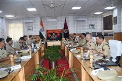 BSF chief reviews security preparedness in Tripura, discusses ongoing situation in Bangladesh