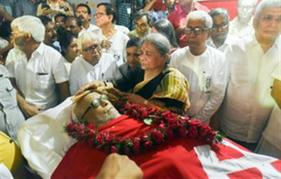 राहुल गांधी ने बुद्धदेव भट्टाचार्जी की पत्नी को पत्र लिखकर व्यावहारिक राजनीतिज्ञ के रूप में उनकी भूमिका पर प्रकाश डाला