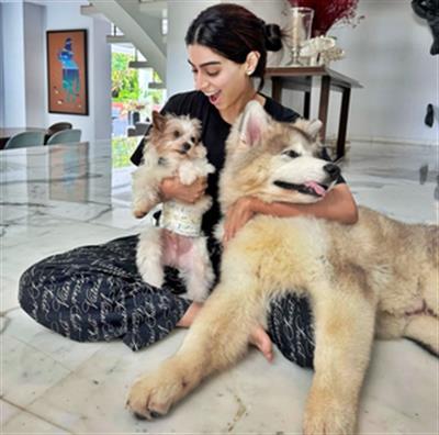 Khushi Kapoor shares adorable pics with her pets