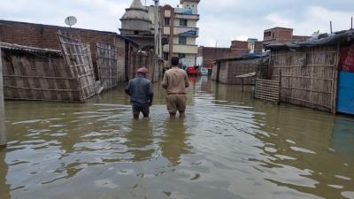 Water flows above danger mark in many Bihar rivers; rain continues unabated in 17 districts