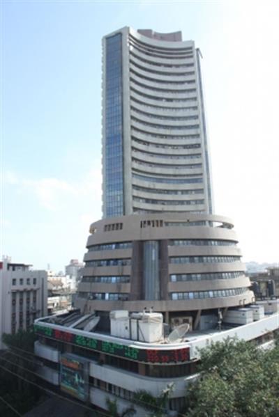 Sensex ends flat, Nifty at 25,052 after hitting fresh all-time high