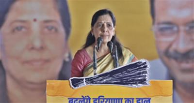 My husband won’t bow down before PM Modi: Sunita Kejriwal in Haryana rally