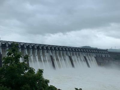 Sardar Sarovar Dam releases 2,45,000 cusecs of water due to heavy rains in upstream areas