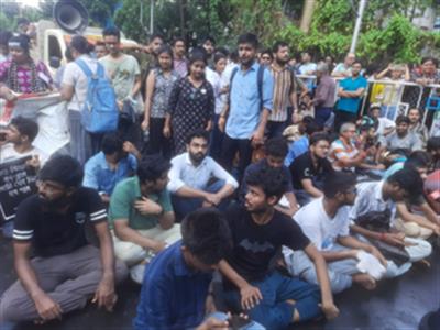 RG Kar tragedy: Junior doctors’ street protest enters fourth day