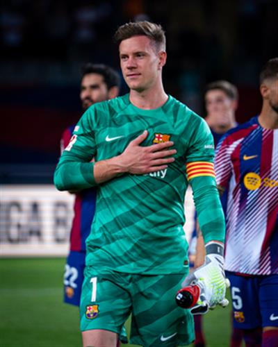 Barca keeper ter Stegen undergoes successful knee surgery