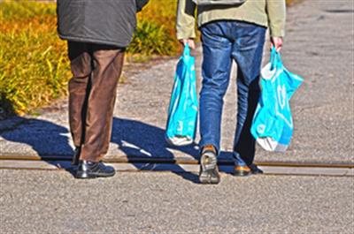 Bangladesh bans polythene bags at superstores