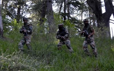 Two soldiers injured in mine blast along LoC in Kupwara