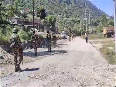 One abducted TA soldier in J&K escapes, search on for other