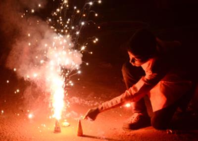 Admin imposes ban on sale & burning of firecrackers in Gurugram