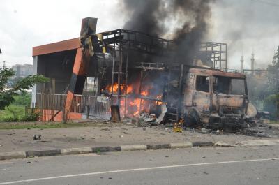 90 killed in gasoline tanker explosion in Nigeria