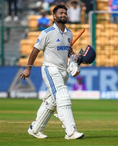 1st Test: Sarfaraz’s 150, Pant’s 99 take India past 400, extend lead to 82 runs