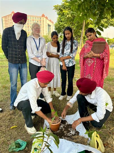 ਸ੍ਰੀ ਗੁਰੂ ਗ੍ਰੰਥ ਸਾਹਿਬ ਵਰਲਡ ਯੂਨੀਵਰਸਿਟੀ ਵੱਲੋਂ ਸਵੱਛਤਾ ਅਤੇ ਸਥਿਰਤਾ ਬਾਰੇ ਵਿਸ਼ੇਸ਼ ਮੁਹਿੰਮ 4.0 ਸਫਲਤਾਪੂਰਵਕ ਸਮਾਪਤ