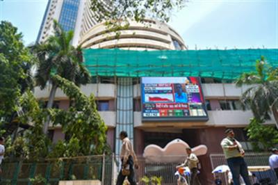 Share market opens flat, Bharti Airtel and ICICI Bank among top gainers