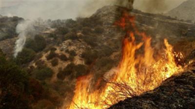 Large wildfire in California prompts evacuations