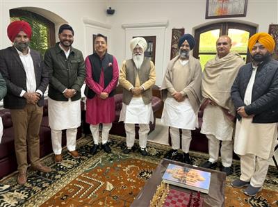 AAP Punjab President Aman Arora Seeks Blessings from Dera Beas Chief Baba Gurinder Singh Dhillon Ji