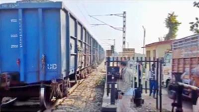 Goods train splits into two parts after its coupling breaks in Bihar