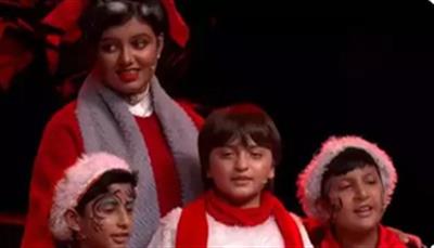 Bachchan and Khan family cheer for Aaradhya-Abram's joint performance