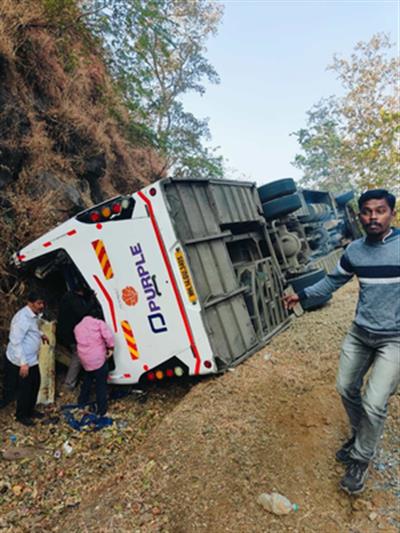 5 of wedding party killed, 27 hurt in road accident in Maha's Raigad