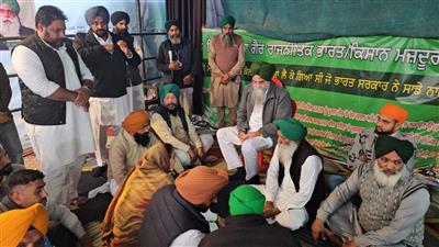 Punjab Vidhan Sabha Speaker Kultar Singh Sandhwan Meets Farmer Leader Jagjit Singh Dallewal, Extends Full Support to Farmers’ Struggle