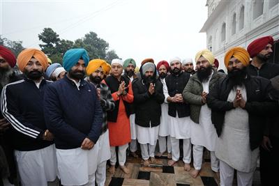 AAP Punjab Leaders Pay Obeisance at Gurdwara Sri Fatehgarh Sahib on Martyrdom Day of Chhote Sahibzade