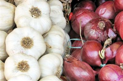 Cooking garlic, onions at high heat may be harmful to your heart: Study