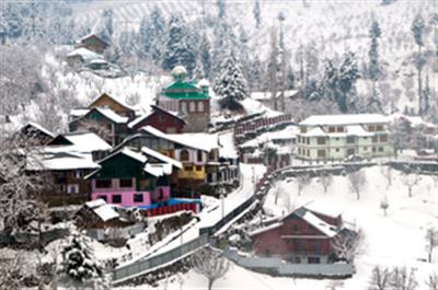 All flights to Kashmir cancelled due to heavy snowfall, train service restored