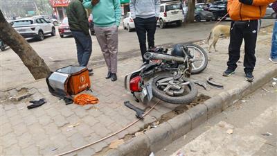 Mohali: Overspeed Mercedes hits food delivery boy, two injured