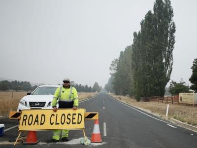 Major bushfire in Australia contained after three weeks