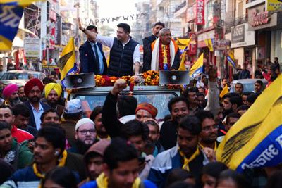 AAP MP Raghav Chadha leads grand roadshow in Adarsh Nagar; public vows to re-elect Arvind Kejriwal with record majority for third term