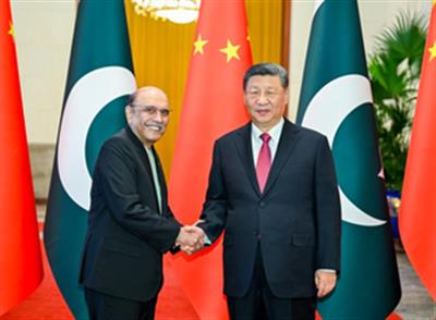 Chinese President holds talks with visiting Pakistani counterpart in Beijing