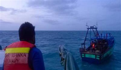 Sri Lankan Navy arrests 10 Tamil Nadu fishermen