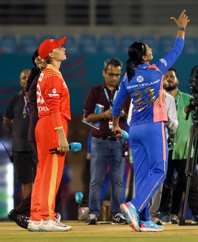 WPL 2025: Gibson, Ishaque come in as GG elect to bowl first against MI