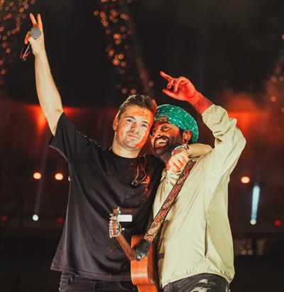 Arijit Singh joins Martin Garrix on stage to perform 'Angels for Each Other'